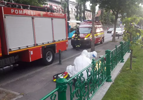 Un bărbat, care s-a aruncat în Dâmboviţa, a fost salvat de medici