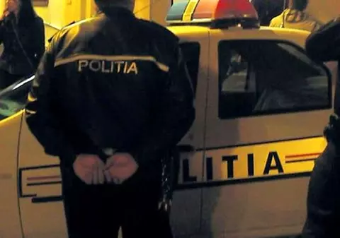 Un polițist din Vaslui a muncit neîntrerupt 28 de ore în weekend. Sindicatul “Diamantul” acuză manipularea documentelor pentru sporul de 75%