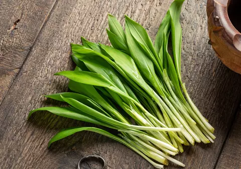 Leurda - ce gust are și ce rețete delicioase poți găti cu ea