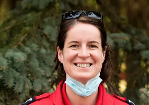 După ce a luptat cu COVID-19 în Italia, o asistentă medicală din Târgu Mureș s-a oferit voluntar și în Republica Moldova