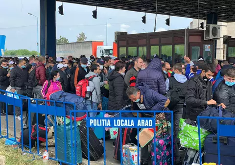 Poliţia de Frontieră: La Nădlac nu mai sunt pietoni care aşteaptă să treacă graniţa