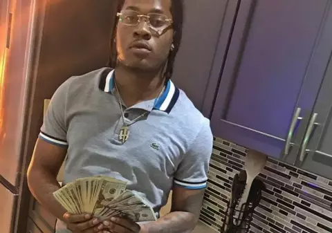 Rapperul Nick Blixky a murit la 21 de ani. Artistul a fost împuşcat în New York