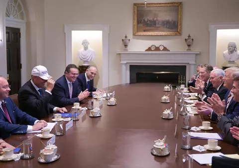 O întrebare de 4 miliarde de euro pentru Iohannis și Guvern, în fața unei crize economice generate de COVID: De ce vă grăbiți să cheltuiți cei 2% din PIB pe înarmare?