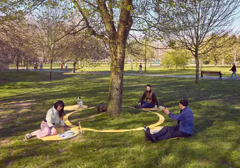 VIDEO | Cum arată pătura pentru picnic care respectă regulile de distanțare socială