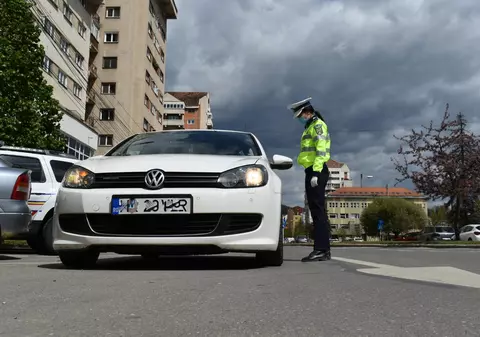 Ce documente trebuie să prezentăm pentru a justifica deplasarea în afara localităţii. Răspunsul Poliţiei