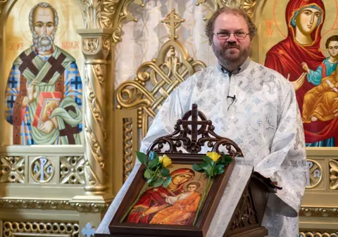 Părintele Radu Preda, apel la enoriaşi pe Facebook: "Cine vine duminică la biserică?"