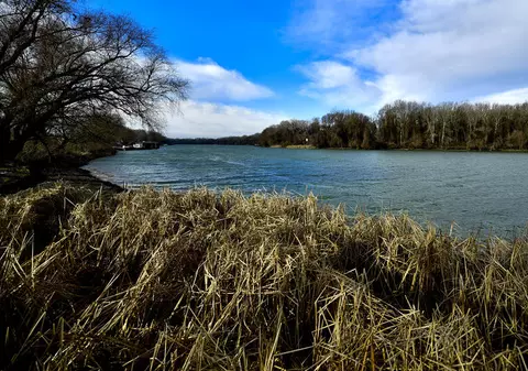 Cod galben de inundaţii în bazine hidrografice din patru judeţe, până la miezul nopţii