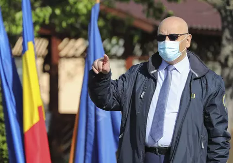 Raed Arafat, despre cum se foloseşte corect masca de protecţie: “Se poartă maximum 4 ore”