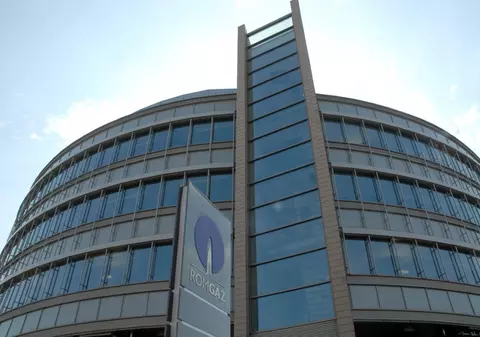 Afaceri în familie la Romgaz SA: Un teren cumpărat la suprapreț de la firma unei rude a directorului de achiziții din companie