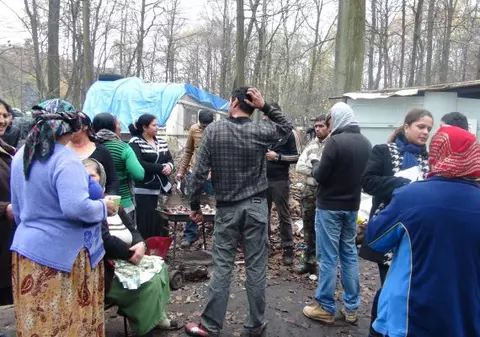 CEDO a condamnat Franța pentru evacuarea unui grup de romi de origine română. Ce despăgubiri primesc