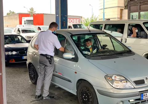 Poliţia de frontieră: peste 20.000 de oameni au intrat în ţară în ultimele 24 de ore