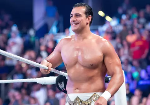 Un megastar din wrestling, arestat pentru agresiune sexuală