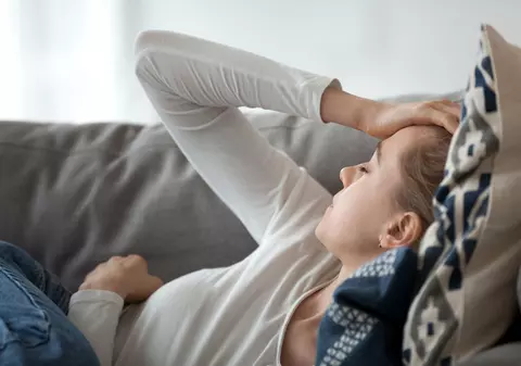 Encefalomielita mialgică, posibil efect secundar al COVID-19. Cu ce simptome s-ar putea confrunta bolnavii, pe termen lung