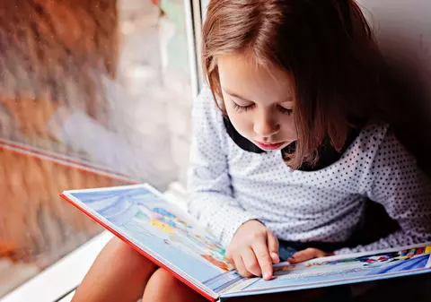 Deschide-i gustul pentru lectură cu cărți pentru copii atractive