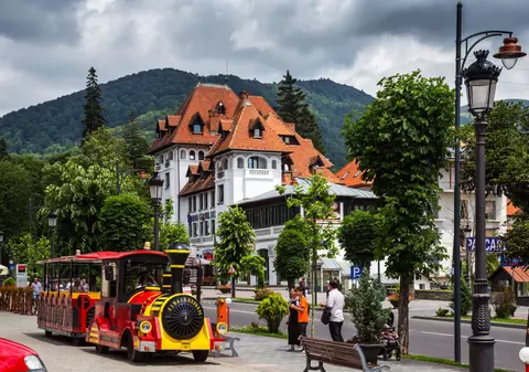 Cum a crescut populația stațiunii Sinaia pe perioada pandemiei. Primarul: “Au venit în jur de 5.000 de cetăţeni”