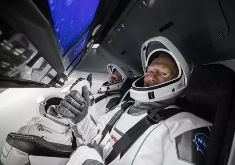 Doi astronauţi de la NASA vor reveni duminică pe Terra cu o capsulă SpaceX
