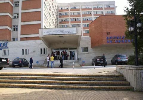 30 de angajaţi ai DGASPC Mureş, cu posibile teste fals pozitive, acuză medicii: „Ne țin în saloane cu oameni veniți din focare. Speră că ne infectăm, să îşi justifice greşeala”