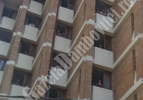 VIDEO | Persoanele carantinate dintr-un hotel din Târgovişte au fost încuiate în camere: „Ne țin închiși ca la pușcărie”