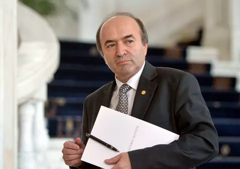 Tudorel Toader, anchetat disciplinar după ce a folosit biroul de rector pentru interviuri când era ministru al justiției