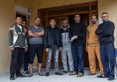 Ministerul muncii, reacție la cazul muncitorilor din Africa, în greva foamei la Sibiu: "Își vor primi banii până pe 6 iunie". Patronul-țepar îi vrea înapoi pe muncitori