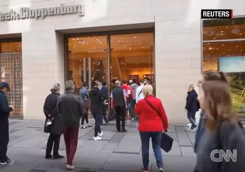 Terapie prin shopping. Cum au reacţionat vienezii la redeschiderea magazinelor