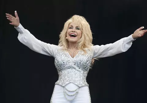 Veterana cântăreață Dolly Parton a lansat o piesă emoționantă despre criza coronavirusului. Mesajul artistei