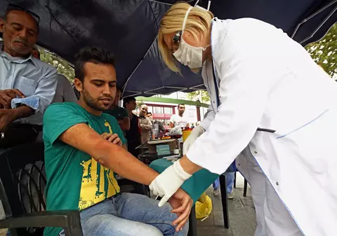 ”Degetul Covid” și alte iritații provocate de coronavirus, care i-au uimit pe medici:  „Este ciudat să vezi erupții diferite”