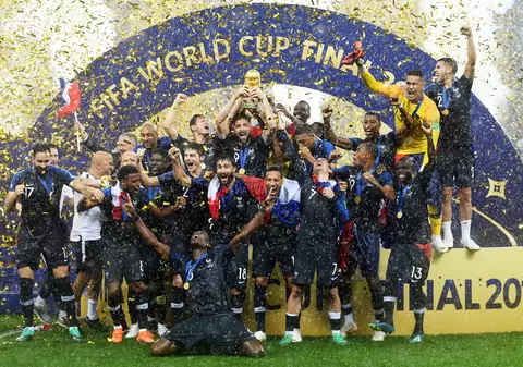 Un fotbalist francez și-a vândut la licitație medalia de campion mondial