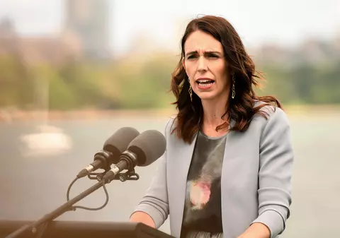 Săptămâna de lucru de patru zile și mai multe sărbători legale în Noua Zeelendă, propunerea premierului