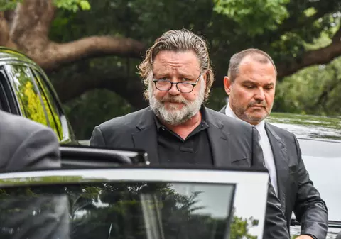 Un film cu Russell Crowe ar putea redeschide cinematografele din SUA