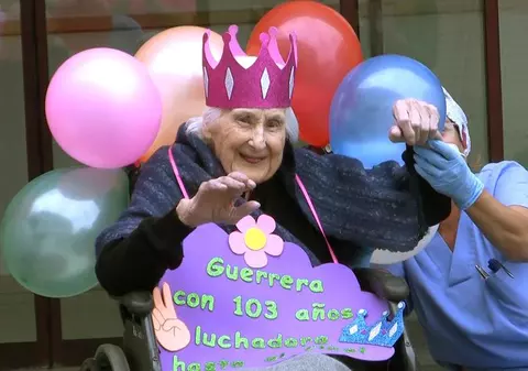 O femeie de 103 ani din Spania a supraviețuit coronavirusului. Povestea “doamnei de fier” din Cantabria