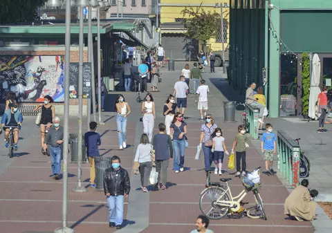 Imaginile care l-au înfuriat pe primarul din Milano: “Fie lucrurile se schimbă, fie vă închid”