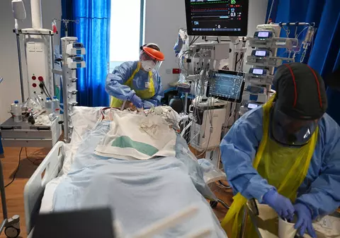 La cinci ani de la Colectiv, încă ne minţim singuri: un singur mort de COVID-19 este raportat cu infecţie nosocomială. O cifră imposibilă, potrivit statisticilor internaţionale