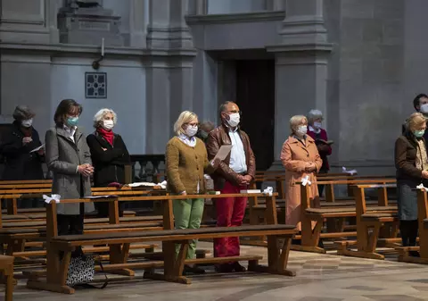 Zeci de oameni s-au infectat cu COVID-19 la o biserică din Germania, după ce restricțiile au fost relaxate