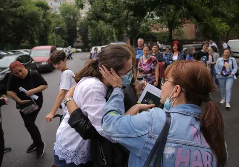 Evaluarea Națională | Testarea la română, emoții mai mari pentru părinți decât pentru copii: ”A fost ușor, mă aștept la notă mare”