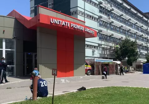 Bărbat din Piatra-Olt internat vineri seară la Spitalul Slatina, decedat a doua zi, în ambulanță, în timp ce era transferat la Caracal: “A venit în stare gravă, a fost intubat direct”
