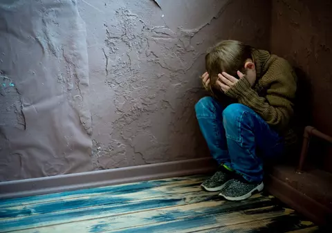 Anchetă de amploare. Doi soţi din Maramureș, acuzaţi că ar fi agresat sexual un băieţel de care aveau grijă în Italia