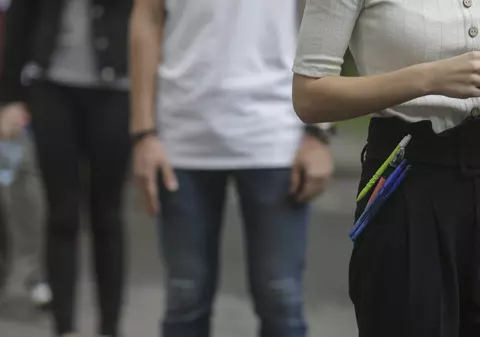 Anchetă în Buzău. Un tânăr, cercetat de polițiști pentru că a vândut pe internet subiecte despre care spunea că se dau la Bacalaureat. Câți elevi au fost păcăliți