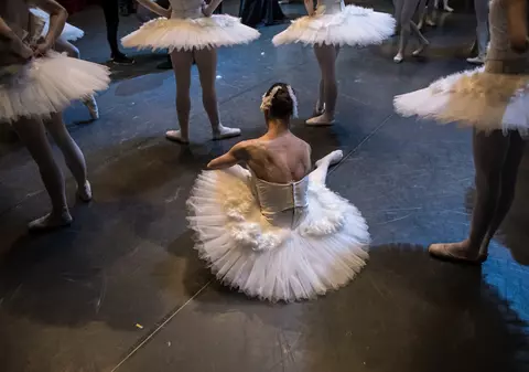 Opera de stat din Viena ia măsuri după ce elevii academiei de balet au fost sfătuiţi să fumeze pentru a rămâne slabi