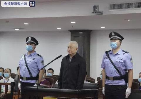 Un fost funcţionar chinez, condamnat la închisoare pe viaţă pentru mită de 15 milioane de euro. Instanța a calificat sentinţa drept ”indulgentă”