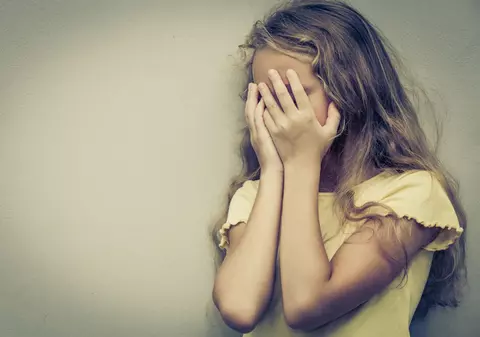 Avocata care s-a implicat în schimbarea legii, după cazul unei fetițe obligate să-și viziteze tatăl care o abuzase: „Autoritățile trebuie să prevină, nu să aștepte o tragedie”