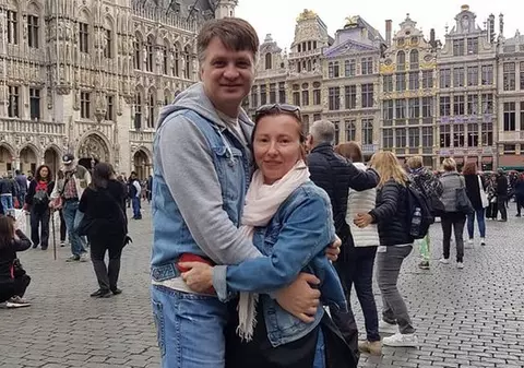 Artistul Mihai Onilă și soția lui s-au despărțit, la 4 ani de la moartea fetiței lor. “Nu mai am pe nimeni în Belgia. Nu am casă, nu am mașină”