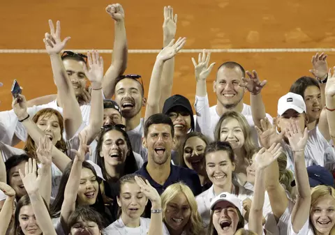 Novak Djokovic răspunde criticilor: “Navele nu se scufundă din cauza apei din jurul lor”