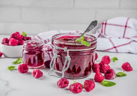 Dulceață de zmeură - cum păstrezi aroma proaspătă a fructelor în cea mai bună dulceață