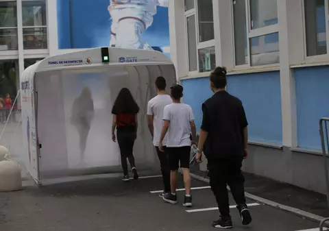 Situația epidemiologică la început de an școlar. Majoritatea orașelor mari sunt în scenariul galben