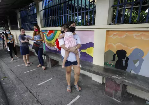 Numărul oamenilor care au murit din cauza COVID-19 în Filipine a trecut de 1.000