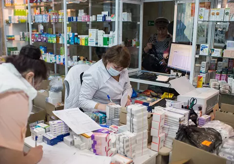 Statul nu a calculat cât pierdem, de fapt, din banii alocaţi medicamentelor în România prin scăderea taxei de clawback!