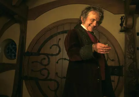 Actorul Ian Holm, care a interpretat rolul lui Bilbo Baggins în Stăpânul Inelelor, a murit la 88 de ani