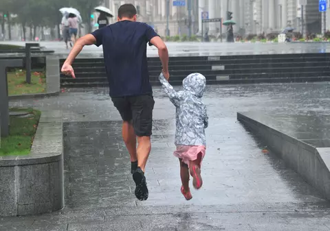 Prognoza meteo pentru 9 iunie. Vremea va fi călduroasă, dar nu scăpăm de ploi