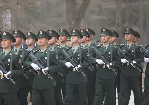 Coreea de Nord amenință cu trimiterea armatei în zona demilitarizată, după ce a aruncat în aer sediul biroului de legătură cu Sudul